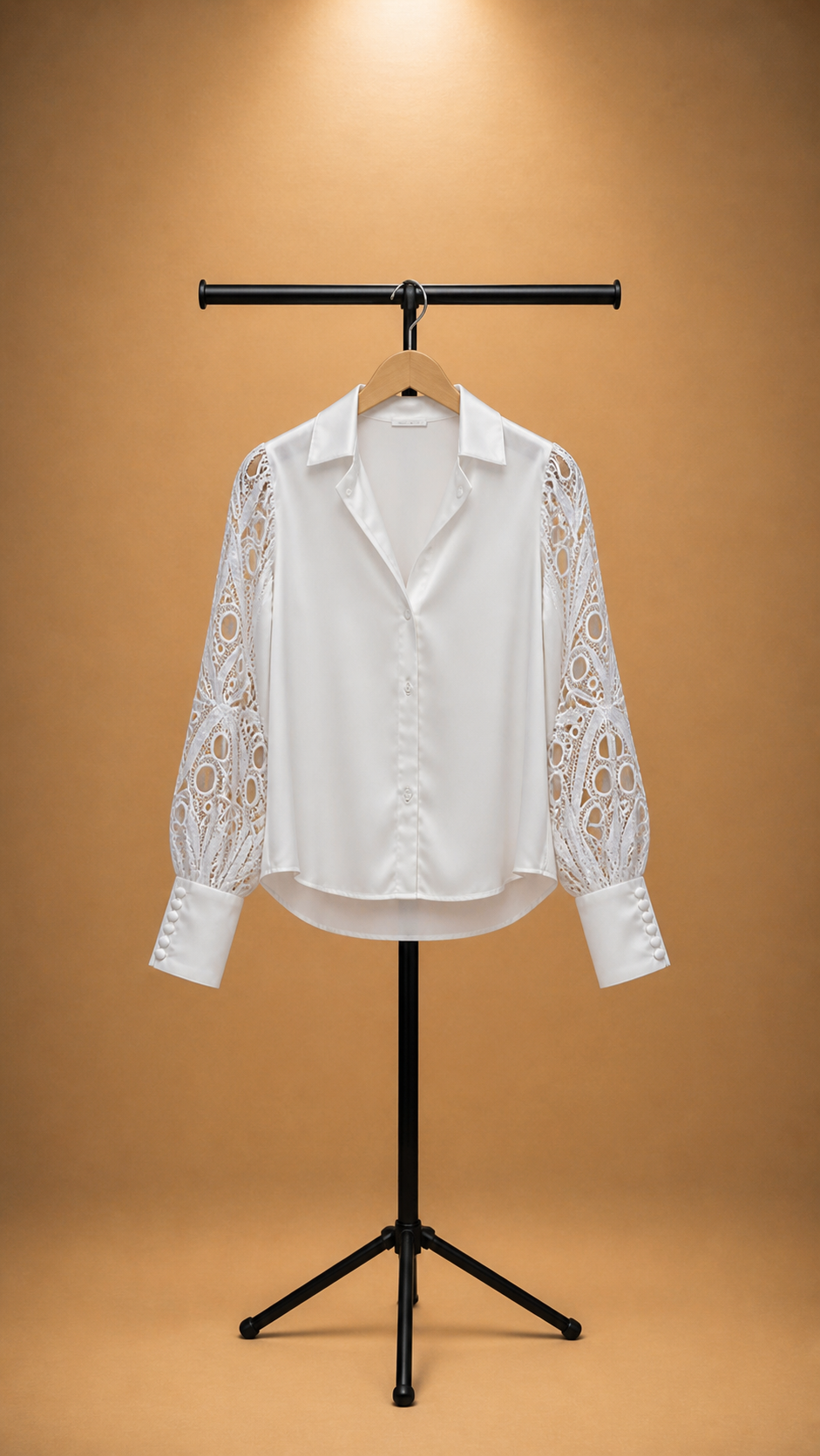 Blusa Satinada con Mangas Caladas