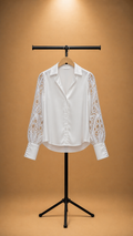 Blusa Satinada con Mangas Caladas